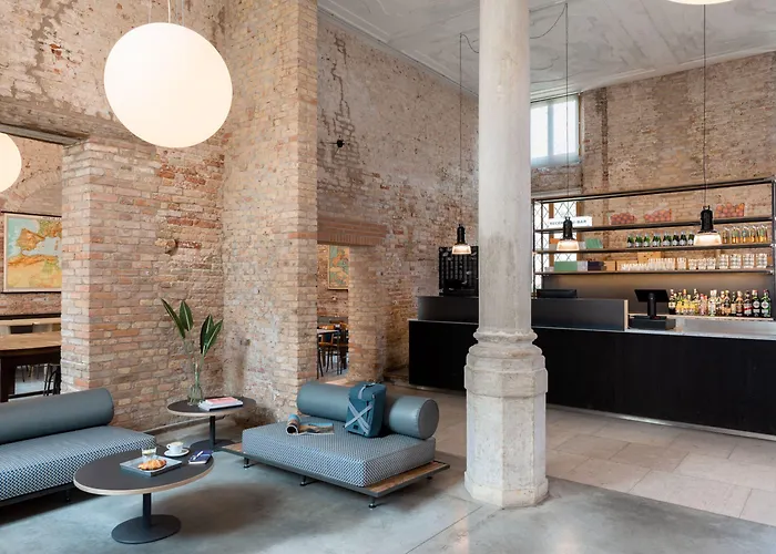 Combo Hostel Velence